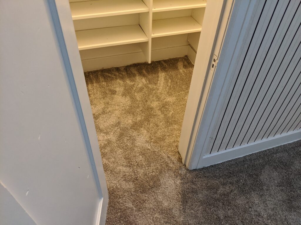 Carpet corner installation