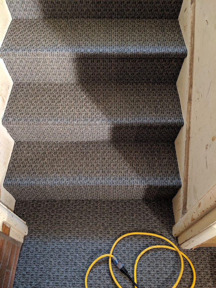 Carpet stair installation