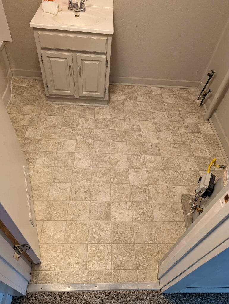 Sheet vinyl flooring